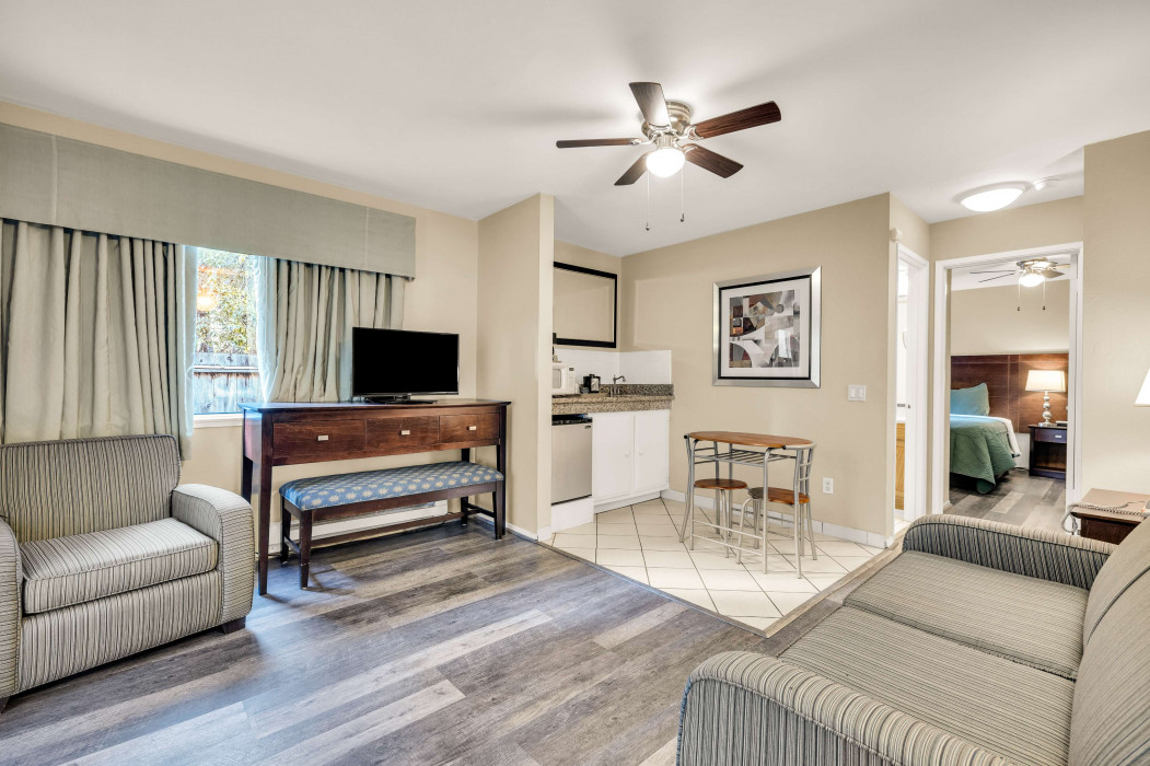 2 Queen Beds, Suite