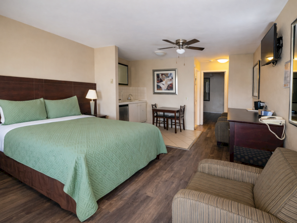 Scottish Fairway Inn